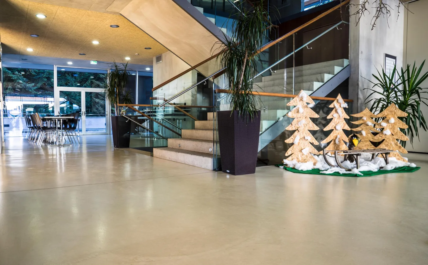 Wie pflege ich meinen Mikrozementboden oder -wand?